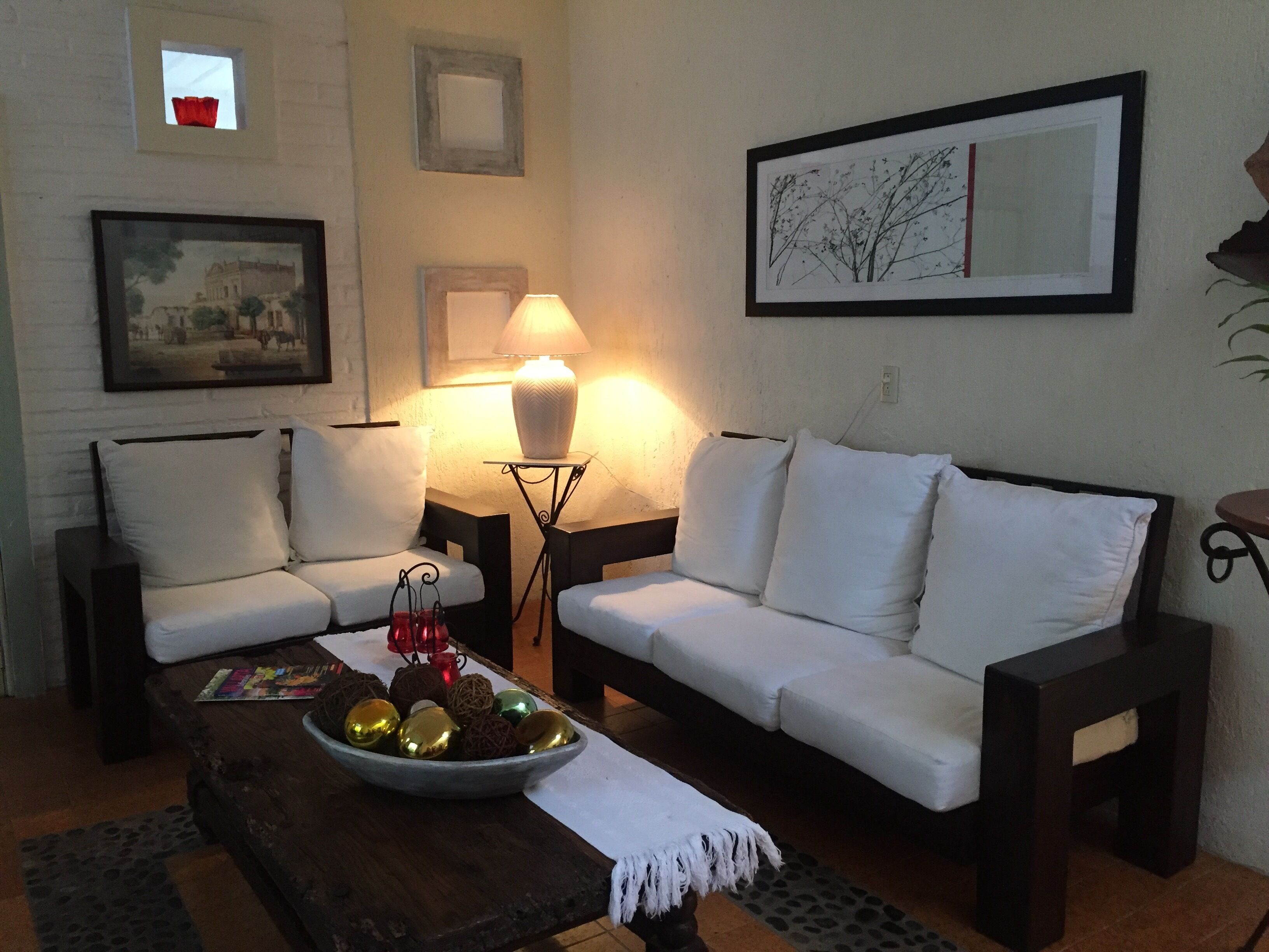 テレビ、DVD プレーヤー、書庫、ステレオ