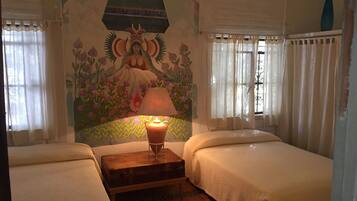 2 habitaciones, escritorio, tabla de planchar con plancha y wifi gratis