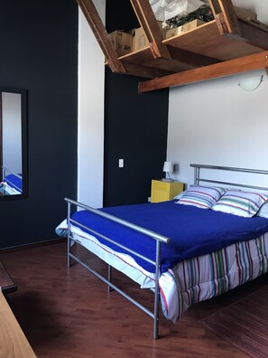 1 bedroom, desk, free WiFi