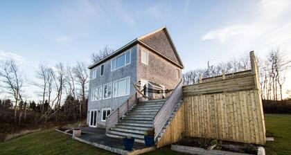 Luxury Hillside Home Overlooking Cabot Links