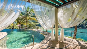 Outdoor pool, an infinity pool