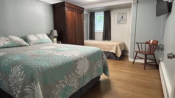 2 bedrooms, desk, iron/ironing board, free WiFi