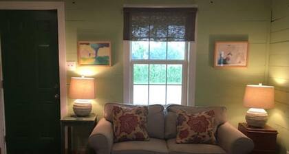 Historic farmhouse D’Mem 7 Min, ❤️1 Pet free 2nd pet considered for fee