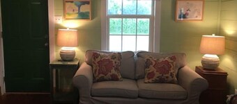 Historic farmhouse D’Mem 7 Min, ❤️1 Pet free 2nd pet considered for fee