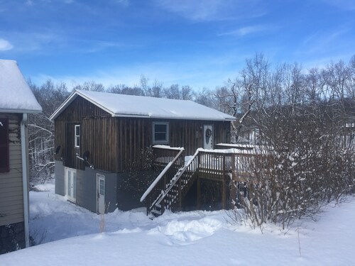 Hiilikaivosmökki, 5 minuutin päässä Winterplacestä, lähellä Beckley, WV; Paljon tilaa