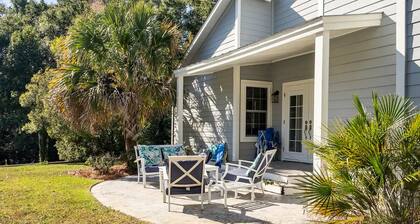 Cozy Home Minutes From Historic Charleston, Sullivan's Island & Isle of Palms