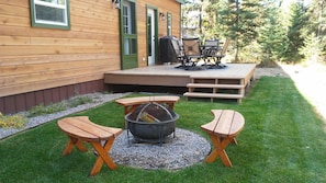 Black Bear Cabin backyard 