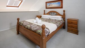 2 chambres, fer et planche à repasser, draps fournis