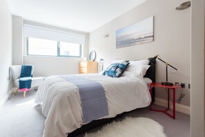 1 غرفة نوم ومكواة/لوح كي وخدمة الإنترنت وملاءات أسرّة