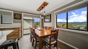 Dining - Petersdorf 2 - Modern 2BR Townhouse l WiFi l Mountain Views (Jindabyne)