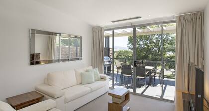 The Edge 5 - Modern 2BR Apartment l WiFi l BBQ l Lrg Balcony