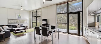 Ecocrackenback 2 'Sustainable chalet close to the slopes.'