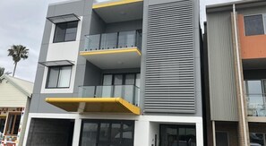 Fachada de la propiedad