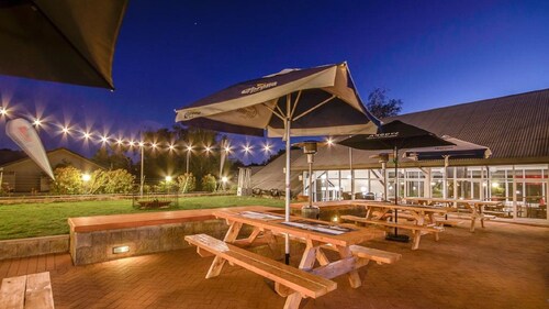 Horizons 216 - Deluxe Lake Front Studio l Pool l Tennis l Air-Con