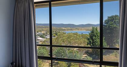 Alpine Mountain View 18 - 4BR l Mountain Views l Swimming Pool l Air-Con l WiFi