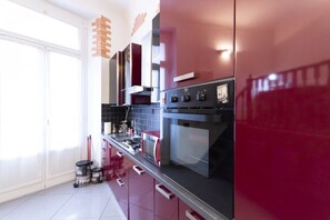 Fridge, microwave, oven, stovetop - Studio Alzaia 54 Navigli (Milano)