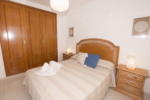 2 bedrooms, iron/ironing board, WiFi, bed sheets - A05 EDIFICIO LA REINA 7º 41 (Calpe)
