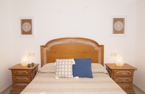 2 slaapkamers, een strijkplank/strijkijzer, wifi, beddengoed