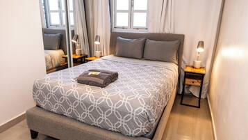 2 Schlafzimmer, Zimmersafe, Bügeleisen/Bügelbrett, WLAN