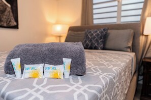 2 bedrooms, in-room safe, iron/ironing board, WiFi - Spacious Retreat with Private Jacuzzi and Tropical Patio (Ponce)