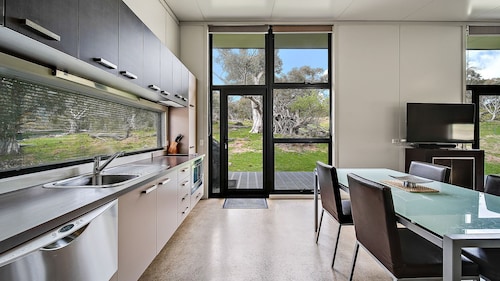 Ecocrackenback 19 'Sustainable chalet close to the slopes.'