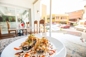 Food and drink - Royale 8 Ville (Bangkok)