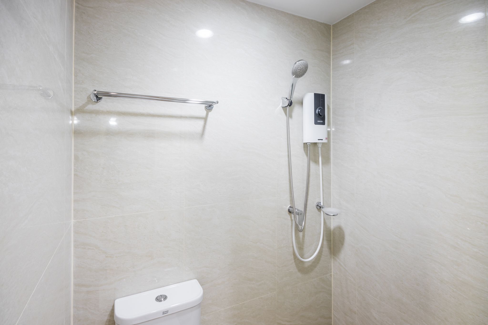 single room | bathroom | shower, free toiletries, towels