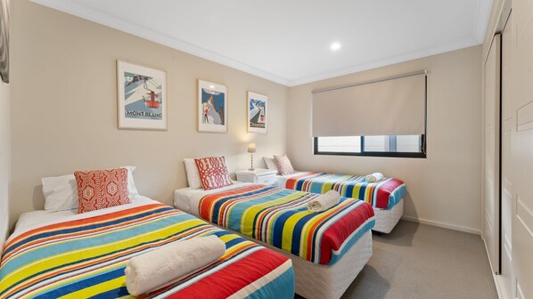 3 bedrooms, iron/ironing board, WiFi, bed sheets