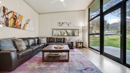 Ecocrackenback 9 'Sustainable chalet close to the slopes.'
