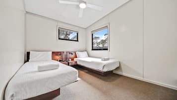 2 bedrooms, iron/ironing board, WiFi, bed sheets