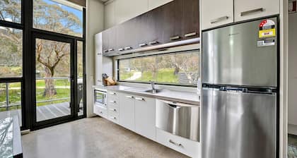 Ecocrackenback 13 'Sustainable chalet close to the slopes.'