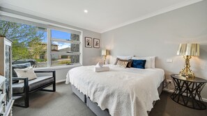 4 chambres, fer et planche à repasser, Wi-Fi, draps fournis