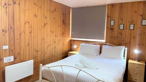 1 多间卧室、熨斗/熨衣板、床单