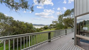 Property grounds - Snowgums on the Lake - Charming 4BR Home l Amazing Lake Views l Balcony (EAST JINDABYNE)