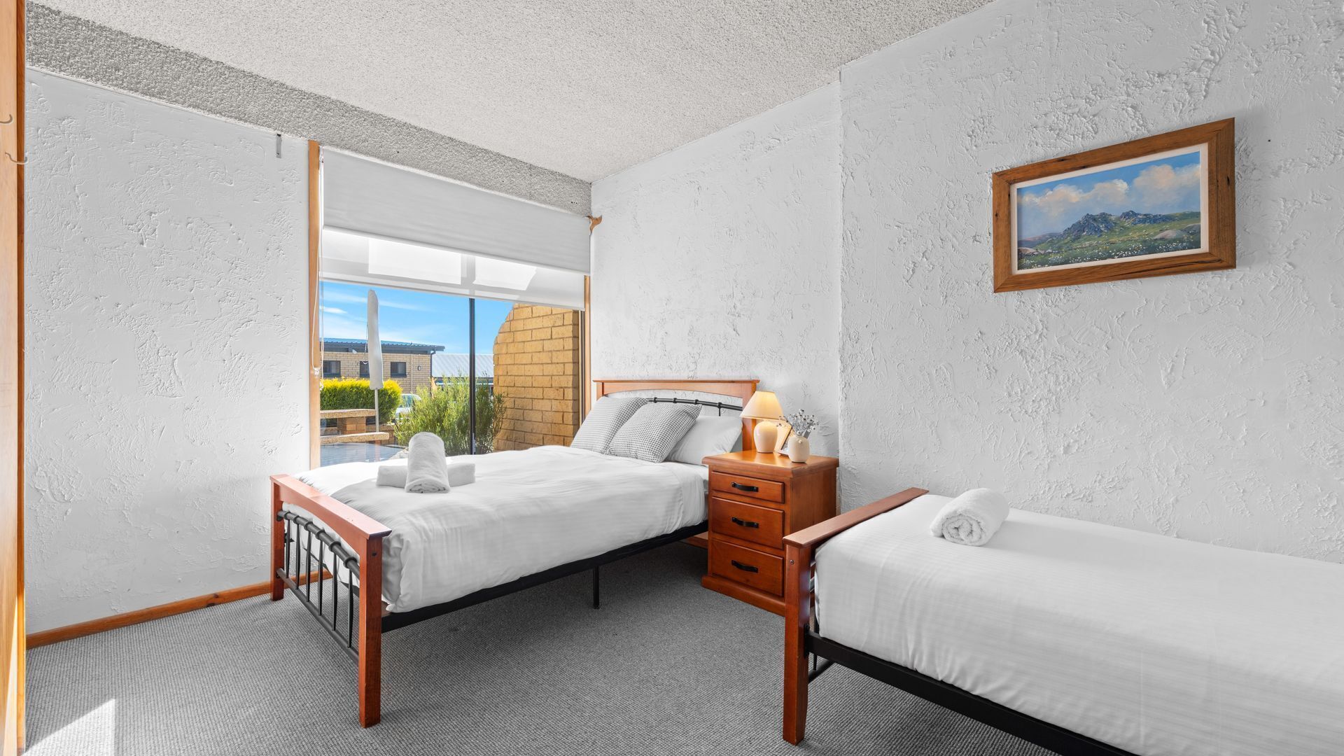 3 bedrooms, iron/ironing board, bed sheets