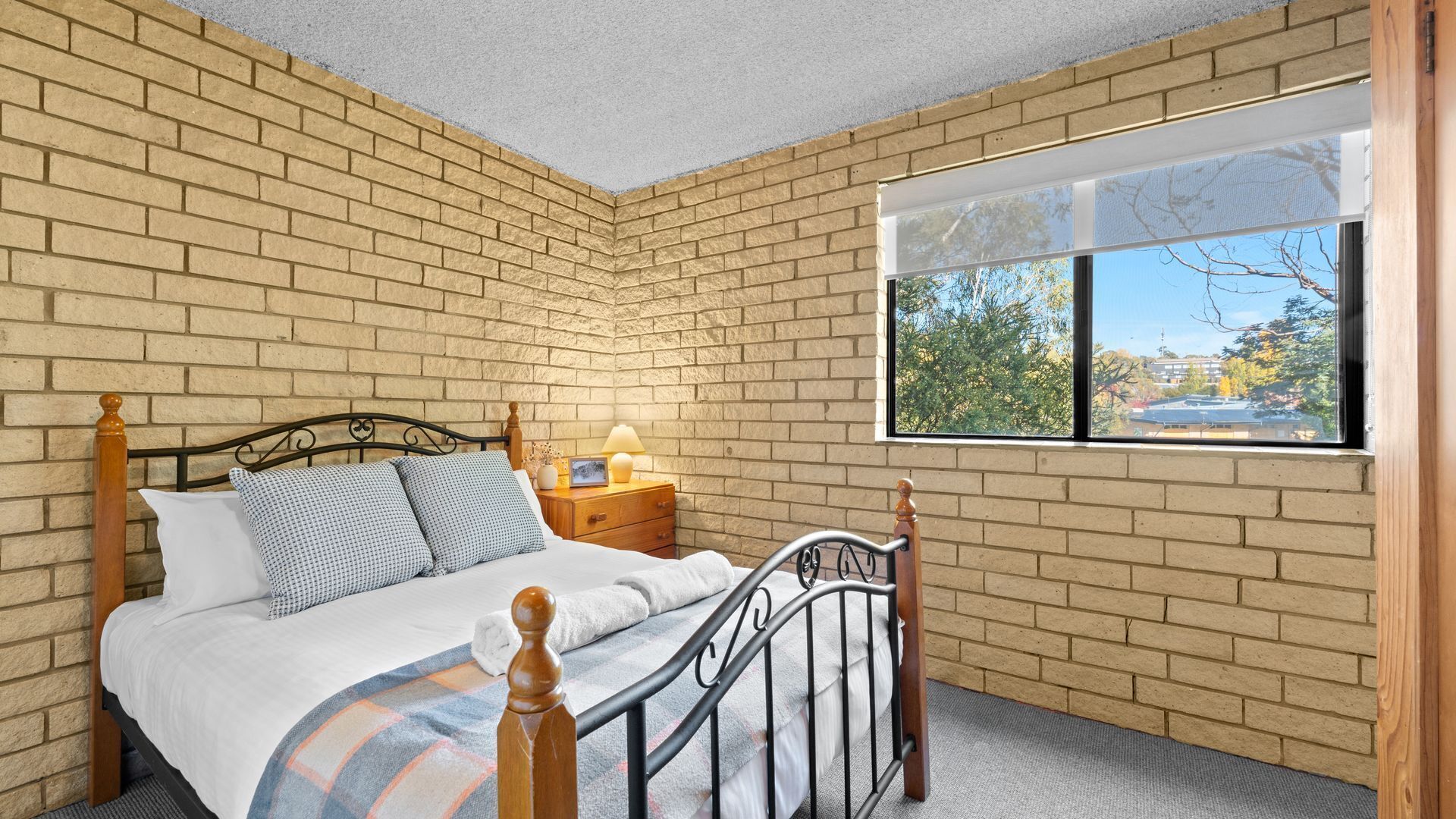 3 bedrooms, iron/ironing board, bed sheets