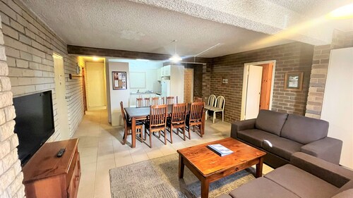 Central Park 4 - 3BR Ground Floor Apartment l Central Location