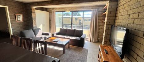 Televisión y reproductor de DVD