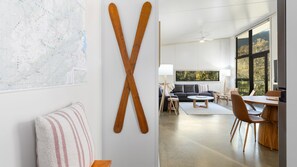 Smart-TV, peis og DVD-spiller