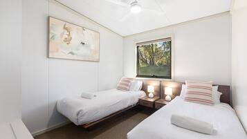 2 Schlafzimmer, BĂŒgeleisen/BĂŒgelbrett, WLAN, BettwĂ€sche