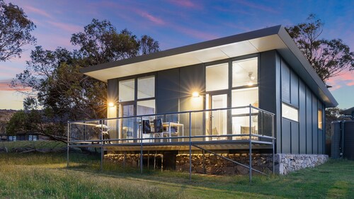 Ecocrackenback 5 'Sustainable chalet close to the slopes.'