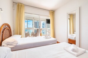 1 chambre, fer et planche Ă repasser, Wi-Fi gratuit, draps fournis