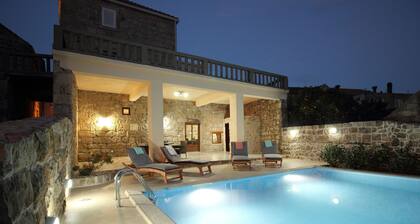 Villa Bellezza oasis rustique prÚs de Dubrovnik avec piscine privée