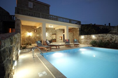  Villa Bellezza rustic oasis near Dubrovnik with private pool 
