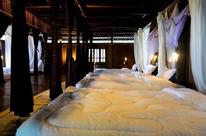 Gemeinsamer Schlafsaal, Gemischter Schlafsaal (Bed in 10-Bed)