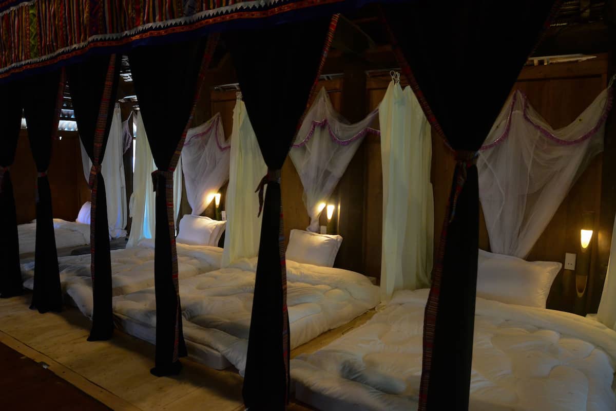 Bed in 10-Bed Mixed Dorm | Desk, free WiFi, bed sheets