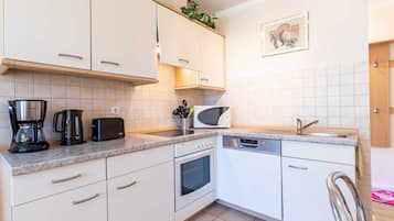 Kühlschrank, Mikrowelle, Geschirrspüler