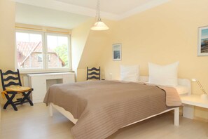 3 bedrooms, bed sheets