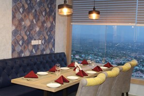 Restaurant - Hotel Inclover (Dharamshala)