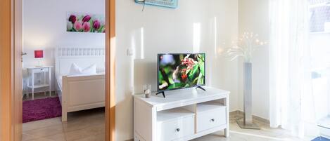 2 bedrooms, bed sheets